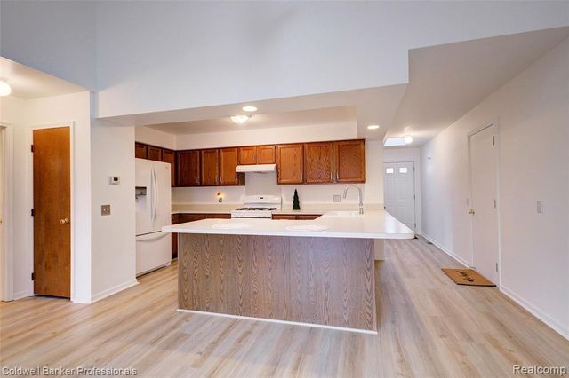 1964 Pine Court, Waterford, MI 48328