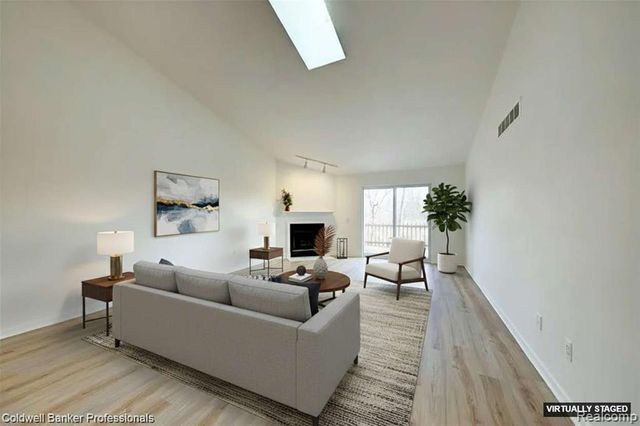 1964 Pine Court, Waterford, MI 48328