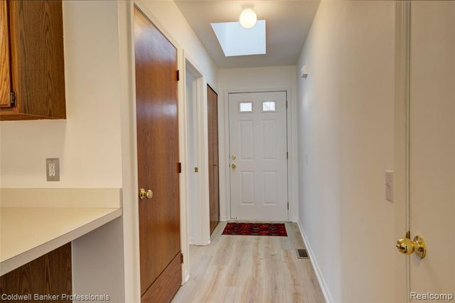 1964 Pine Court, Waterford, MI 48328