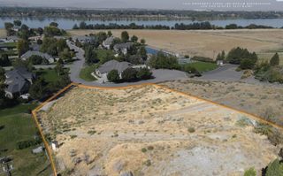 12050 Hillcrest Dr, Pasco, WA 99301