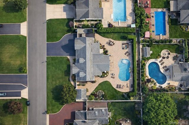 19 Radburn Drive, Commack, NY 11725