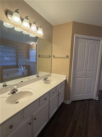 814 Michael Lee Way, Lawrenceville, GA 30043