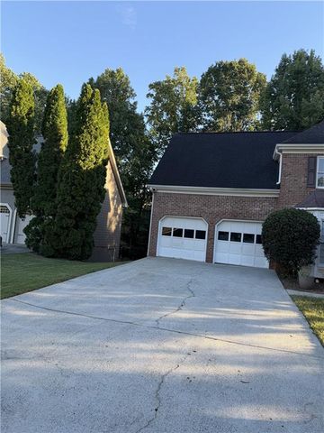 814 Michael Lee Way, Lawrenceville, GA 30043