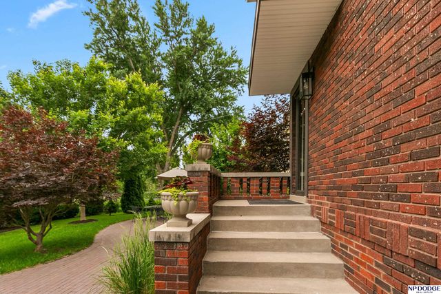 1023 Mercer Boulevard, Omaha, NE 68131