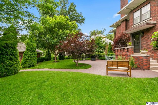 1023 Mercer Boulevard, Omaha, NE 68131