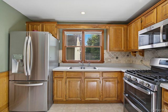 7 Dolfinger Lane, Fishkill, NY 12524