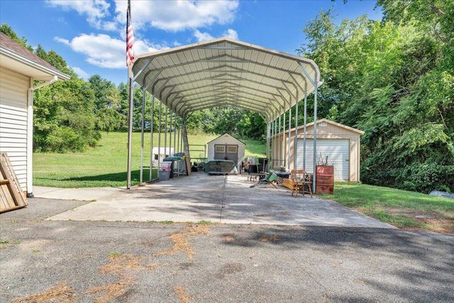 361 Saddlewood DR, Wirtz, VA 24184