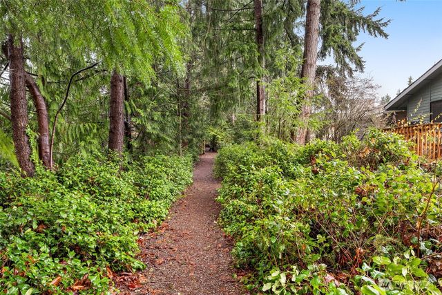 24613 13th Avenue S, Des Moines, WA 98198