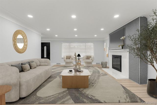 5635 Belmont Avenue, Dearborn Heights, MI 48127