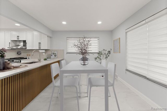 5635 Belmont Avenue, Dearborn Heights, MI 48127