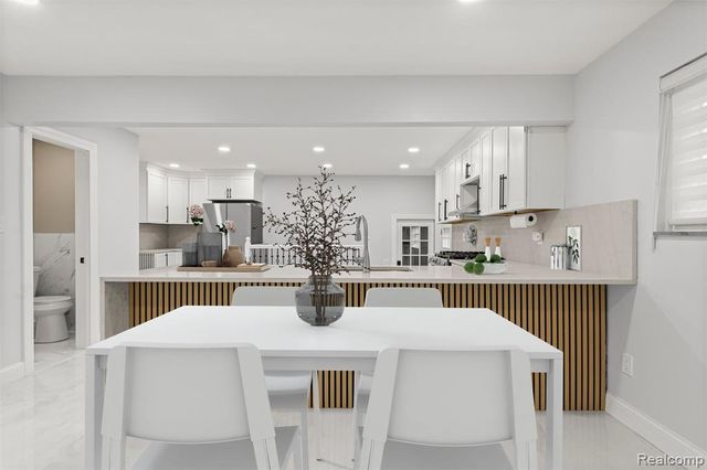 5635 Belmont Avenue, Dearborn Heights, MI 48127