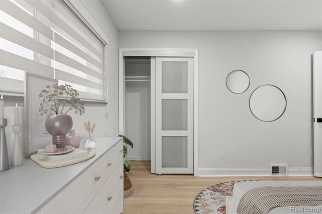 5635 Belmont Avenue, Dearborn Heights, MI 48127