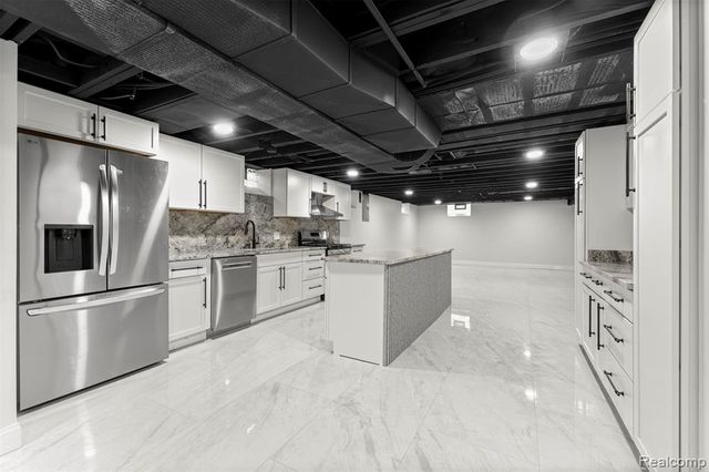 5635 Belmont Avenue, Dearborn Heights, MI 48127