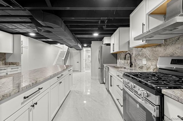 5635 Belmont Avenue, Dearborn Heights, MI 48127