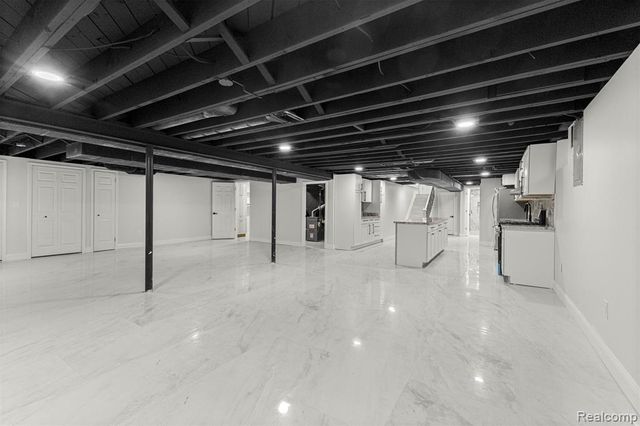 5635 Belmont Avenue, Dearborn Heights, MI 48127