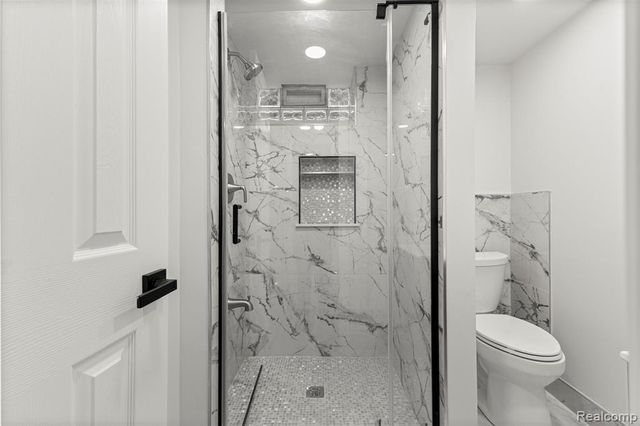 5635 Belmont Avenue, Dearborn Heights, MI 48127