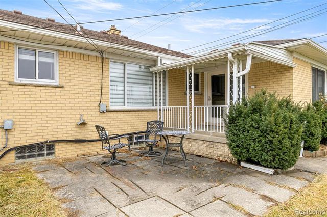 5635 Belmont Avenue, Dearborn Heights, MI 48127