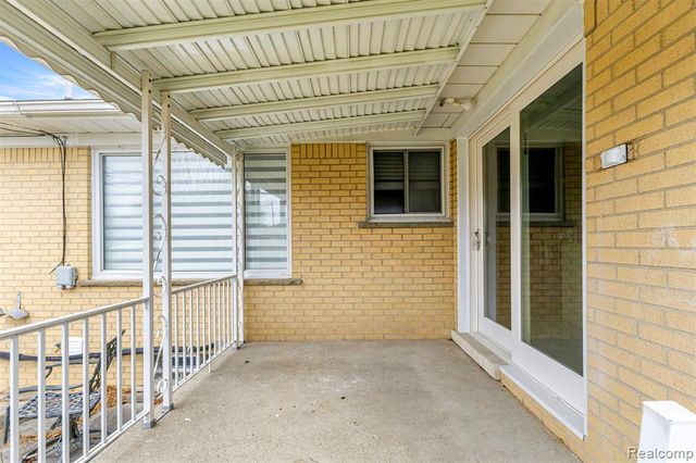 5635 Belmont Avenue, Dearborn Heights, MI 48127