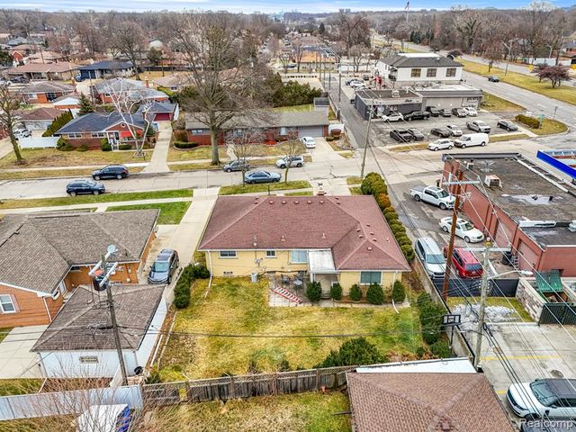 5635 Belmont Avenue, Dearborn Heights, MI 48127
