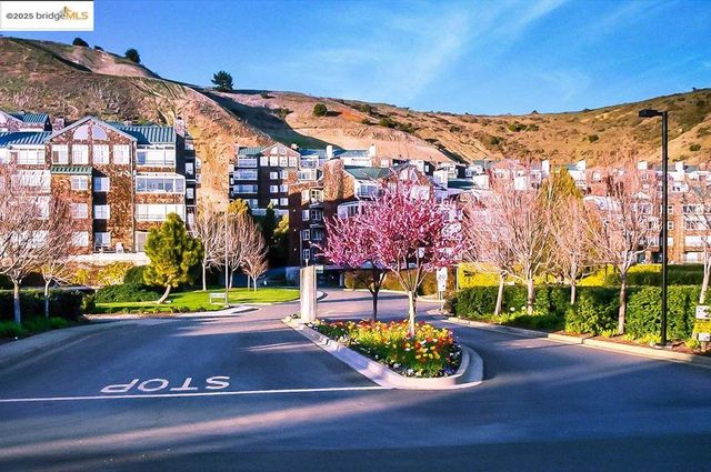 1300 Quarry Ct 303, Richmond, CA 94801