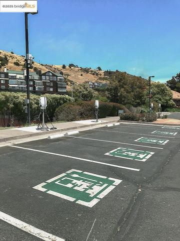 1300 Quarry Ct 303, Richmond, CA 94801