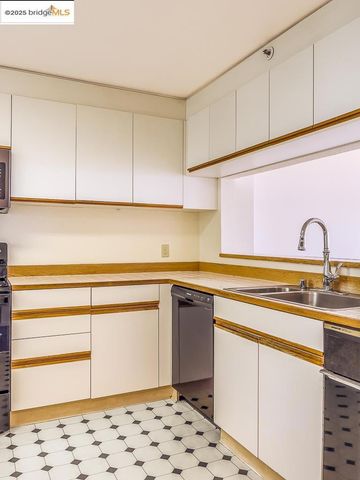 1300 Quarry Ct 303, Richmond, CA 94801