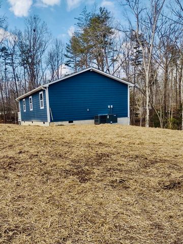 549 Dollar Dr, Altamont, TN 37301
