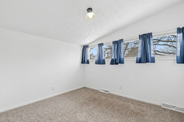 6401 N Randall St, Wichita, KS 67219