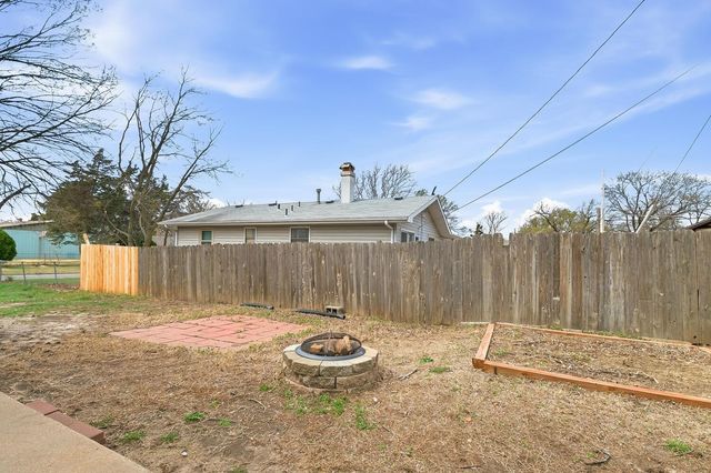 6401 N Randall St, Wichita, KS 67219