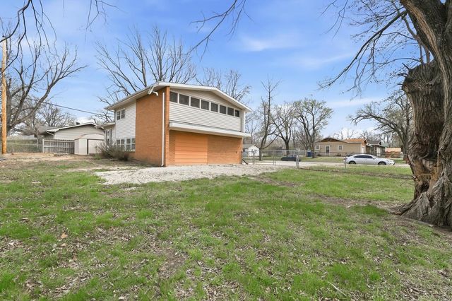 6401 N Randall St, Wichita, KS 67219