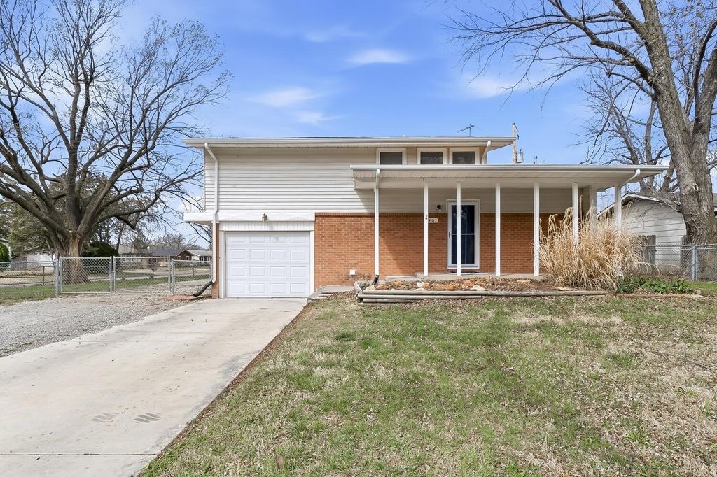 6401 N Randall St, Wichita, KS 67219