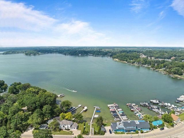 800 Lake STREET, Twin Lakes, WI 53181