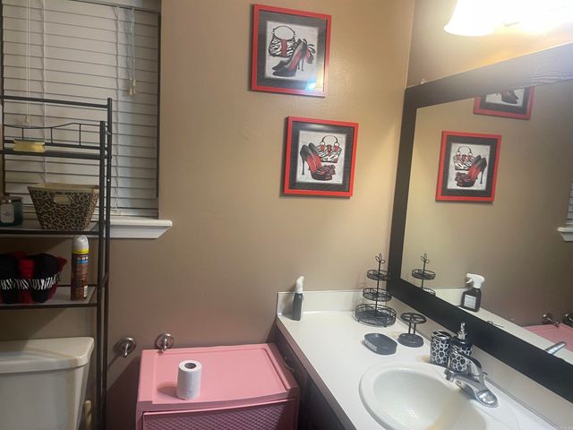 18 Woodbriar Dr, Jacksonville, AR 72076