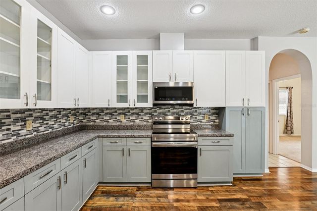 9305 WELLINGTON PARK CIRCLE, Tampa, FL 33647