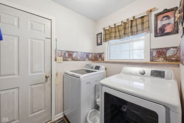 986 Youngs Creek Drive, Franklin, IN 46131