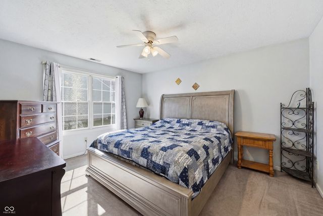 986 Youngs Creek Drive, Franklin, IN 46131
