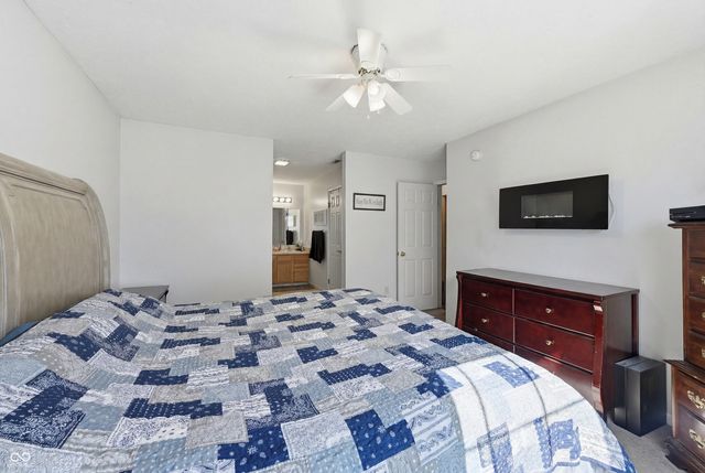 986 Youngs Creek Drive, Franklin, IN 46131