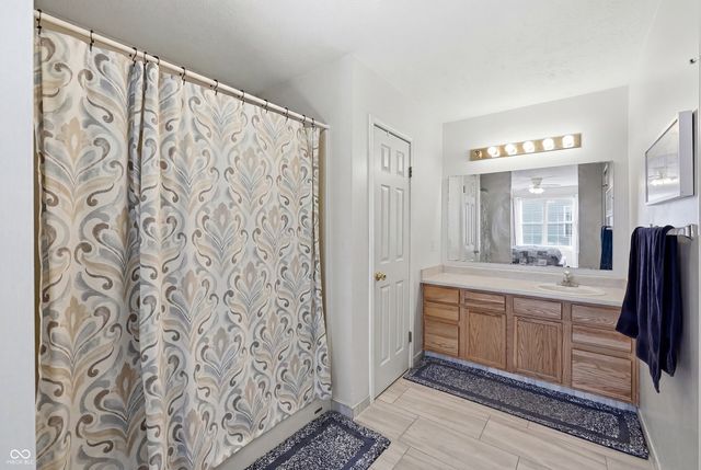 986 Youngs Creek Drive, Franklin, IN 46131