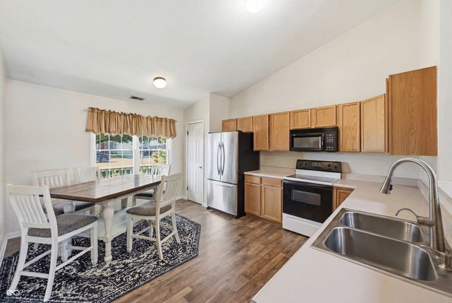 986 Youngs Creek Drive, Franklin, IN 46131