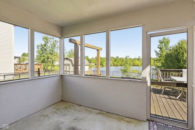 986 Youngs Creek Drive, Franklin, IN 46131