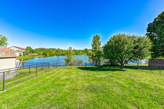 986 Youngs Creek Drive, Franklin, IN 46131