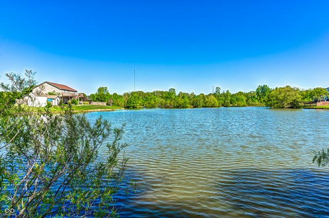 986 Youngs Creek Drive, Franklin, IN 46131