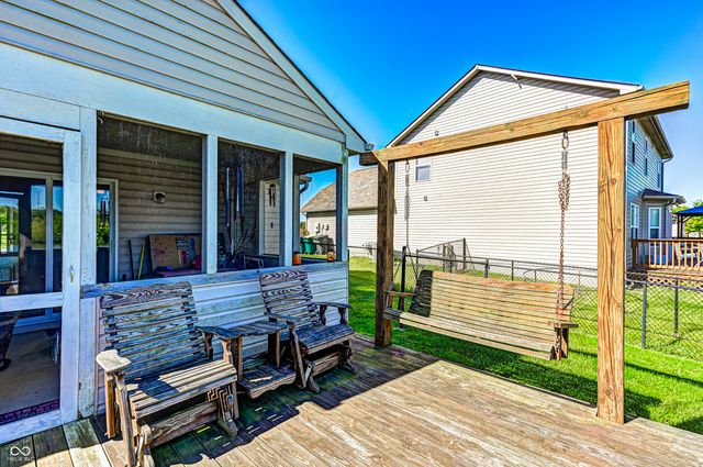 986 Youngs Creek Drive, Franklin, IN 46131