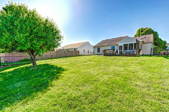 986 Youngs Creek Drive, Franklin, IN 46131