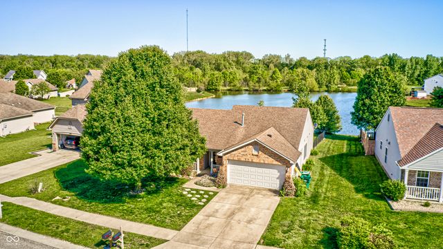 986 Youngs Creek Drive, Franklin, IN 46131