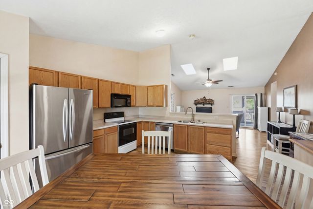 986 Youngs Creek Drive, Franklin, IN 46131