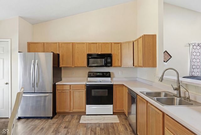 986 Youngs Creek Drive, Franklin, IN 46131