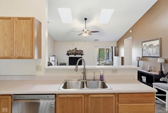 986 Youngs Creek Drive, Franklin, IN 46131