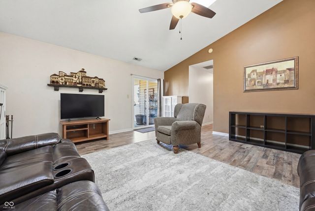 986 Youngs Creek Drive, Franklin, IN 46131