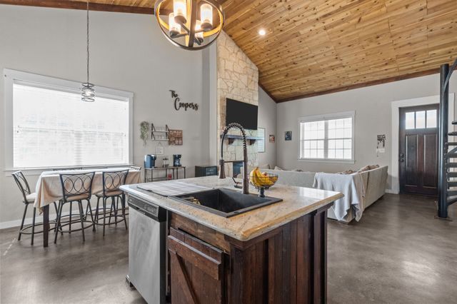395 Private Road 4219, Decatur, TX 76234